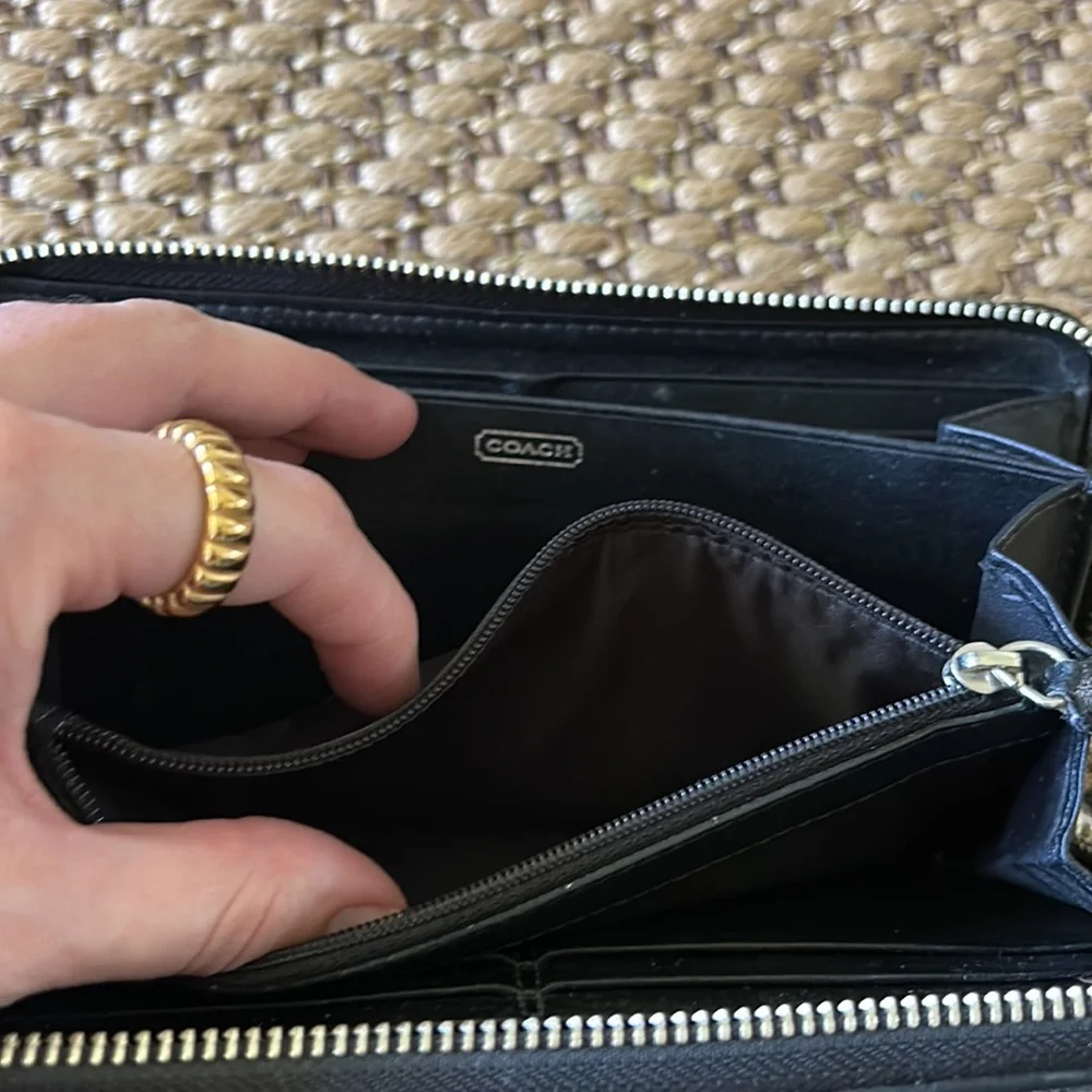 Coach Wallet - Picture 4 of 4